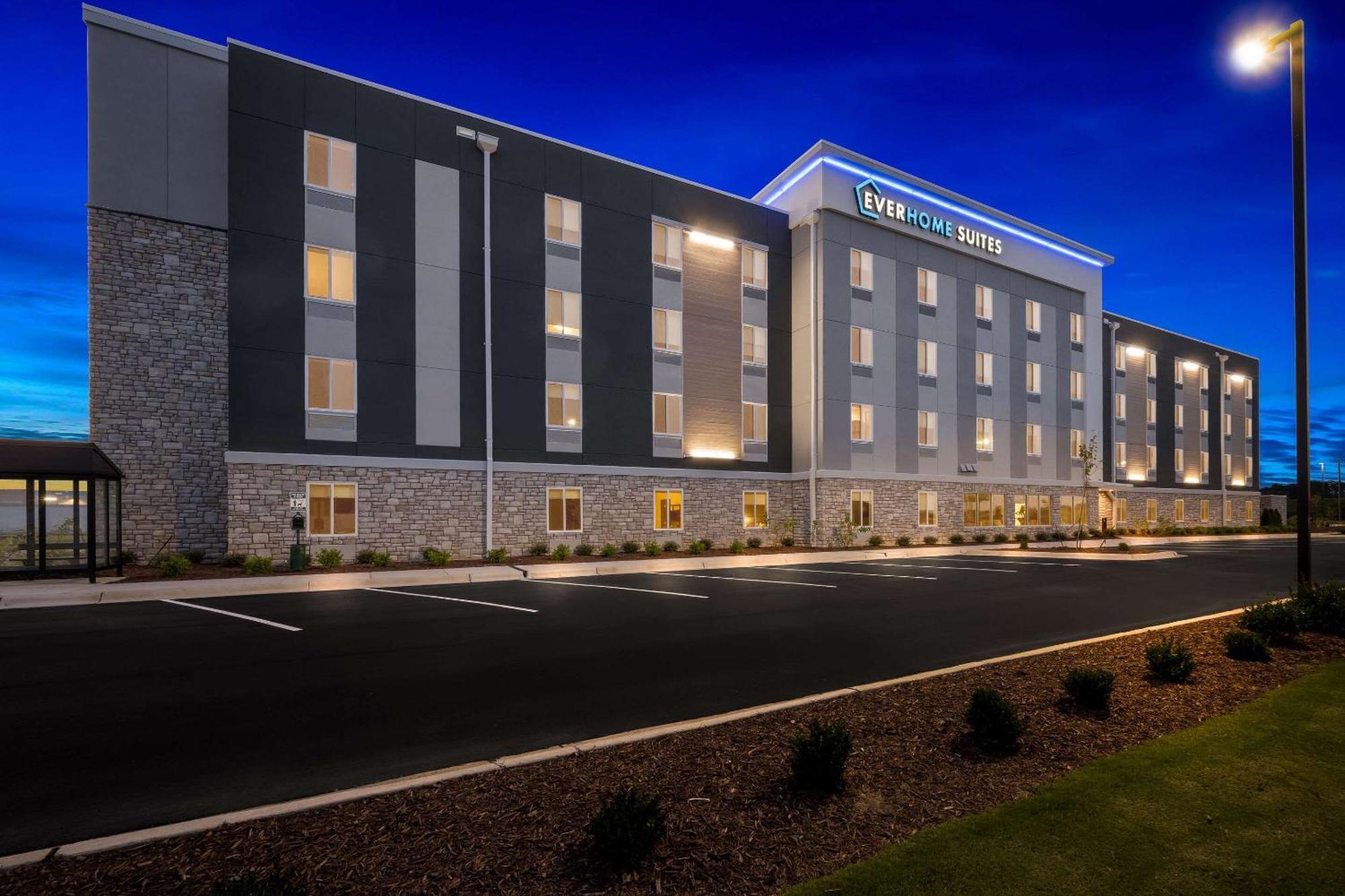 Everhome Suites Fayetteville Near Fort Bragg Exterior photo